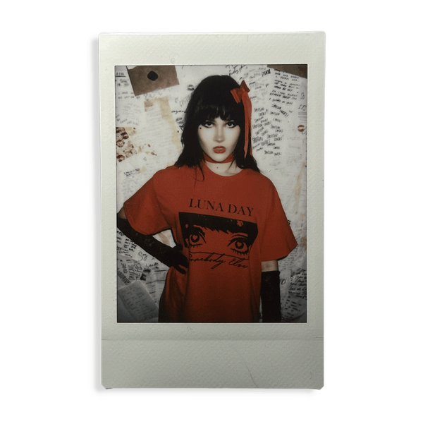 Somebody Else – Tee