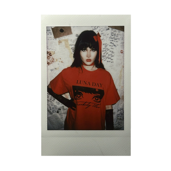 Somebody Else – Tee